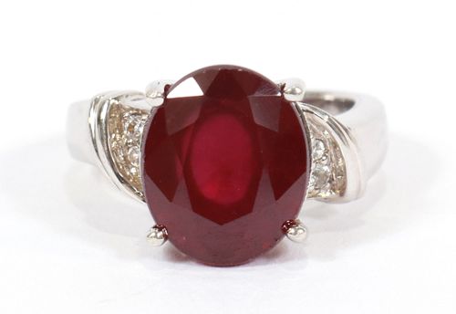 STERLING SILVER RING WITH LARGE OVAL RED STONE 