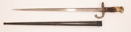 FRENCH BAYONET SINGLE EDGE SWORD HALLMARKS ON THE HILT AND SIGNED BLADE LT.ETIENNE CLOUT 1877 WITH SHEATH C.1877 (1) W 4" L 25.5" 