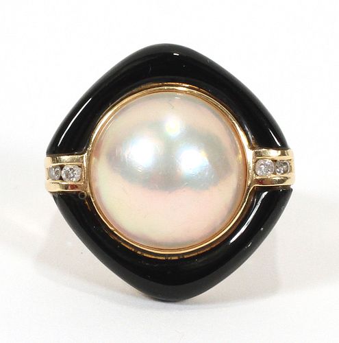 MABE PEARL, ONYX & DIAMOND, 14KT YELLOW GOLD  RING, SIZE 6, TW. 7.5 GR 