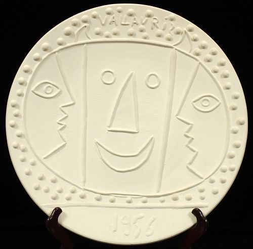 PABLO PICASSO (SPAIN, 1881-1973), WHITE EARTHENWARE CHARGER, 1956, 69/100, DIA 16 5/8", VALLAURIS 