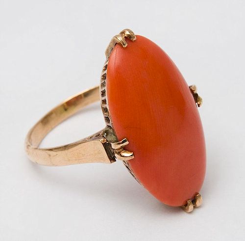EDWARDIAN 14K GOLD AND CORAL RING