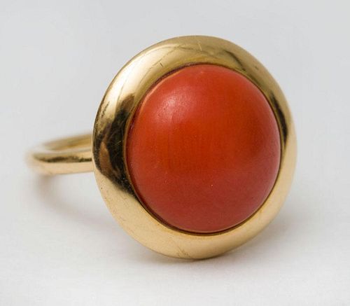 18K GOLD AND CORAL RING