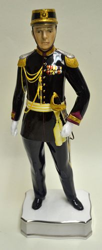 ROYAL WORCESTER, ENGLISH, HAND PAINTED PORCELAIN FIGURINE, 1964, H 11", "OFFICER OF THE PALATINE GUARD" 