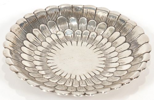 TIFFANY & CO. MAKERS STERLING BLOSSOM DISH DIA 4.7" 