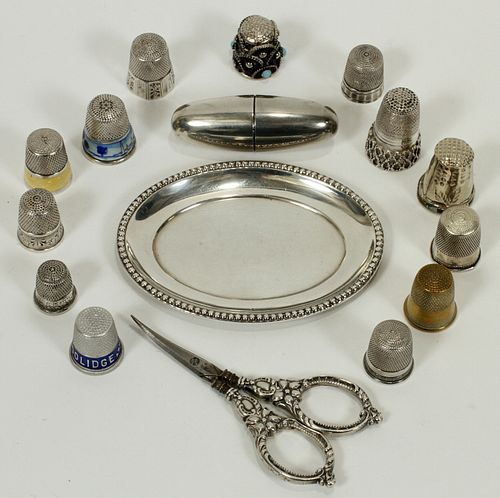 SEWING ARTICLES STERLING, ENAMEL, BRASS, ALUMINUM THIMBLES, NECESSAIRE, SCISSORS, TRAY 16 