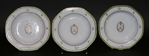 CHINESE EXPORT SHALLOW PLATES, 18TH C, 3 PCS, DIA 9" 