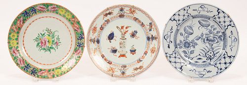 CHINESE EXPORT, ROSE MEDALLION AND 18TH. C DELFT PLATES, LOT OF 3 