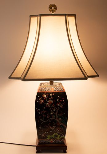 ORIENTAL PORCELAIN TABLE LAMP, H 30", W 18"