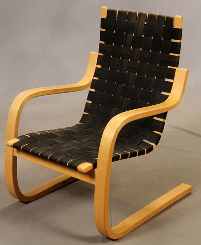 IN THE STYLE OF ALVAR AALTO (FINLAND), MID-CENTURY MODERN, BIRCH WOOD, LOUNGE CHAIR, C1980, H 34", W 24", D 29" 