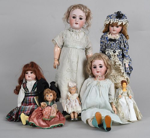 Seven Dolls Including Simon and Halberg