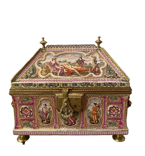 Capodimonte Porcelain casket or Box, Italy, 19th Century, with Marks