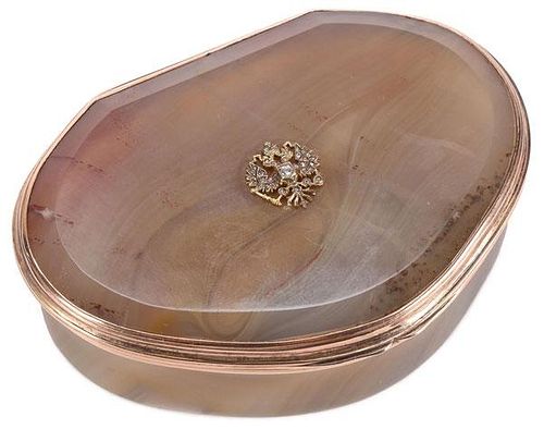 A CONTINENTAL GOLD MOUNTED AGATE BOX