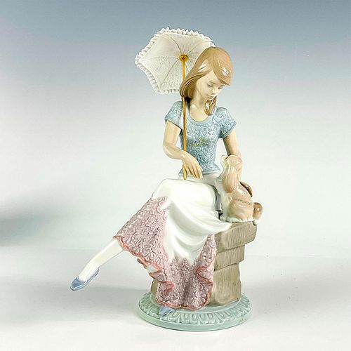 Picture Perfect 7612 - Lladro Porcelain Figurine