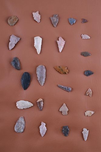 Northern Plains Arrowheads and Points Collection