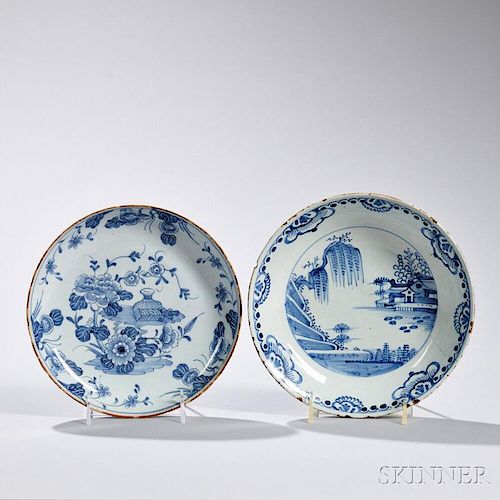 Two Tin-glazed Earthenware Chinoiserie-decorated Saucer Dishes