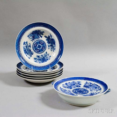 Set of Six Export Porcelain Blue Fitzhugh Dinner Plates and a Hot Water Plate
