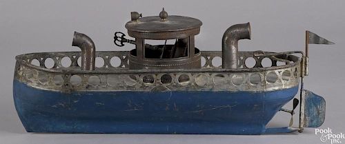 Unusual painted steel ''Monitor'' style clockwork boat with a heavy duty mechanism