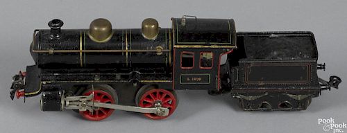 Marklin O Gauge no. R 1020 train engine and tender, European profile 0-4-0 clockwork locomotive
