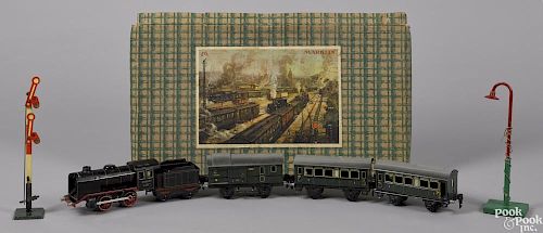 Marklin O Gauge no. R 890/25/3 passenger train set in box, lithographed and painted tin set