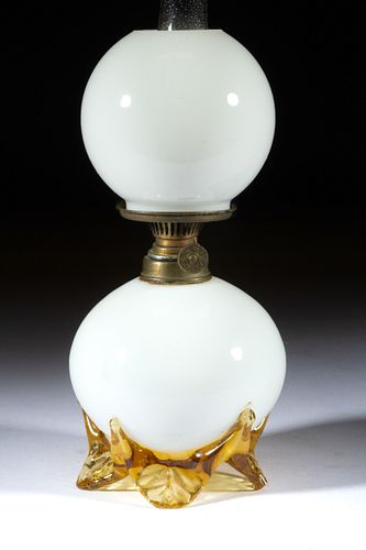 OPAQUE ART GLASSMINIATURE LAMP