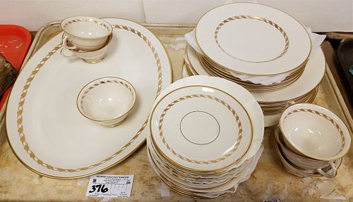 TRAY 32 PC. FRANCISCAN "DEL MONTE" DINNER SERVICE
