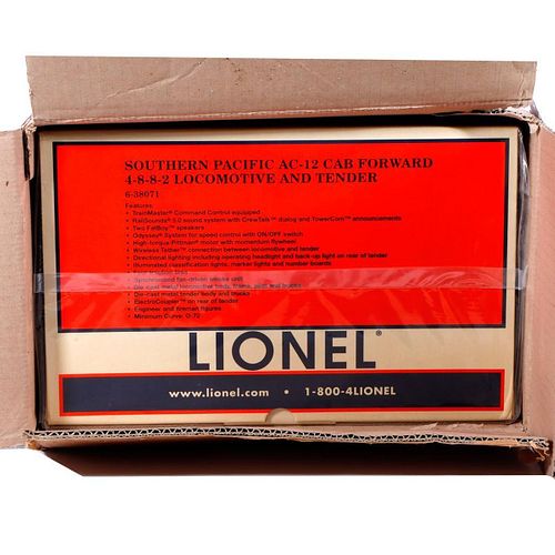 Lionel 6-38071 SP Cab Forward 4-8-8-4 Loco & Tender in original box
