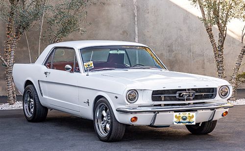 FORD MUSTANG C-CODE COUPE 5-SPEED