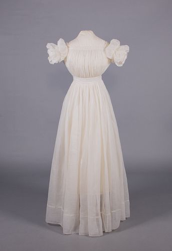 COTTON MULL DAY DRESS, c. 1830