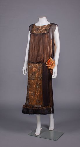 TABARD STYLE EVENING DRESS, c. 1923