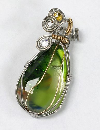 GLASS AND CRYSTAL PENDANT - NO CHAIN