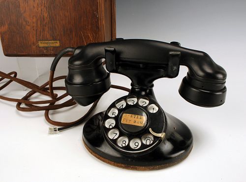 BLACK  BAKELITE WESTERN ELECTRIC TELEPHONE WITH RINGER BOX 