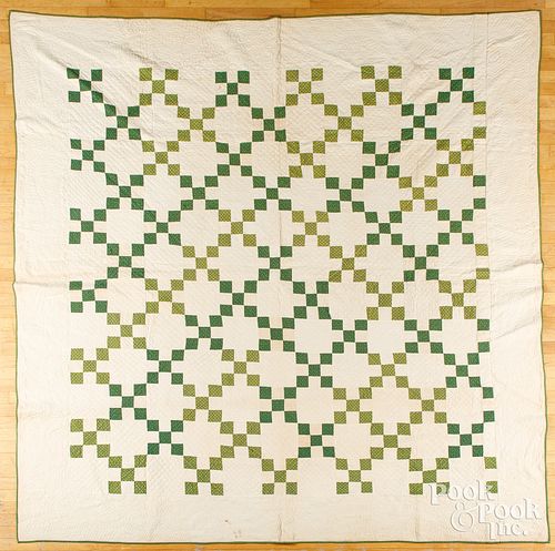 Irish chain patchwork quilt, early 20th c.