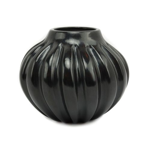 Helen Shupla (1928-1985) - Santa Clara Polished Blackware Melon Jar c. 1980-90s, 6.5 x 7.5" (P3570-132)