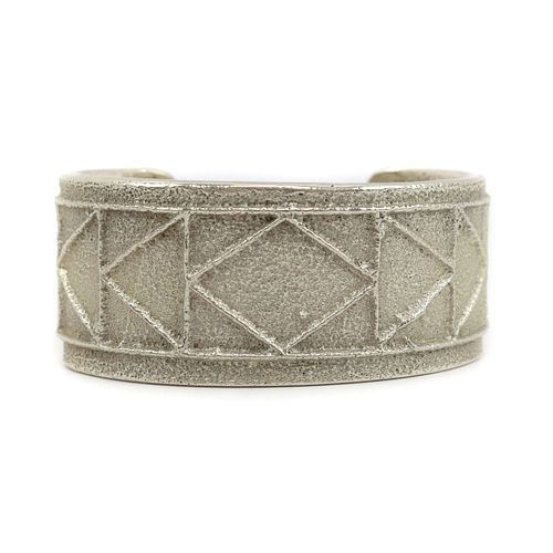 Fritz Casuse - Navajo Silver Bracelet with Geometric Sandcast Design c. 2000s, size 6 (J15420)