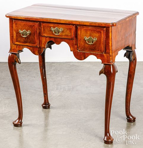 George II burl veneer dressing table, mid 18th c.