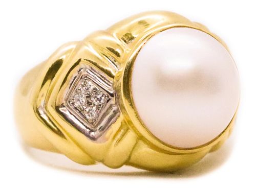 Italian Modern Cocktail Ring In 18K gold with Diamonds & Pearl