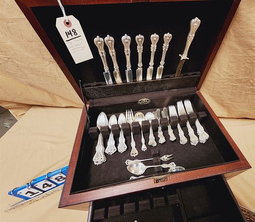 BXD 71 PC TOWLE "OLD COLONIAL" STERL FLATWARE SET 68.51 OZT WEIGHT DOES NOT INCLUDE KNIVES