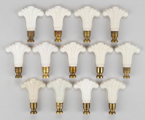 ALADDIN BEADED FLEUR-DE-LIS ALACITE LAMP FINIALS, LOT OF 13