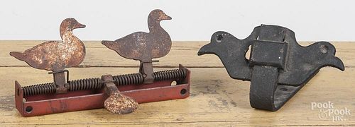 Cast iron duck target, early 20th v., 5 1/2'' h., 10 1/4'' w.