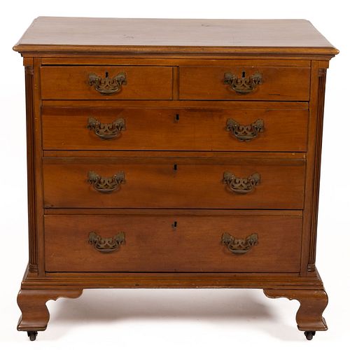 MID-ATLANTIC, PROBABLY PENNSYLVANIA, CHIPPENDALE MAHOGANY CHEST OF DRAWERS