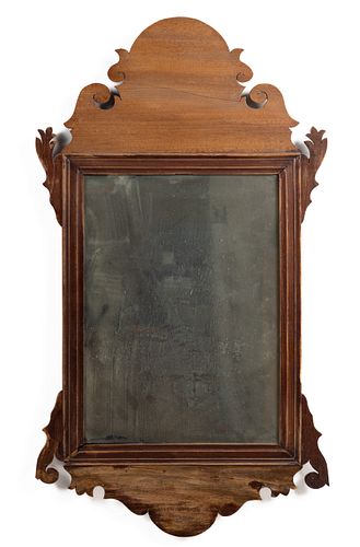 AMERICAN OR BRITISH CHIPPENDALE LOOKING GLASS / WALL MIRROR