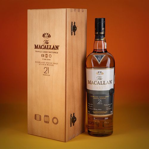 The Macallan. 21 años. Single Malt. Scotch Whisky. En estuche de madera.