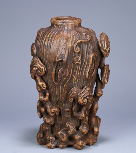 CHENXIANG WOOD CARVED VASE