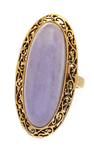 Lavender Jadeite, 18K Yellow Gold, Ring Size 6 1/2 Ring C. 1950