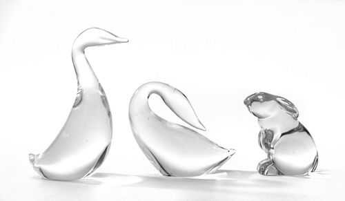 Steuben Glass Swans (2), Baccarat Rabbit C. 1970, H 5'' 3 pcs