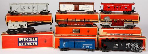 Eight Lionel train cars, 0 gauge
