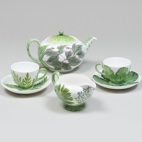Lady Anne Gordon Wedgwood Leaf Decorated Porcelain Tea Service 