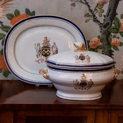 Chinese Export Porcelain Tureen and Cover with a Platter