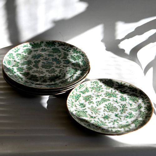Set of Chinese Export Porcelain Famille Verte Porcelain Plates