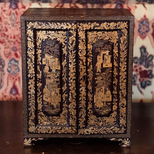 Chinese Export Black Lacquer and Parcel Gilt Box